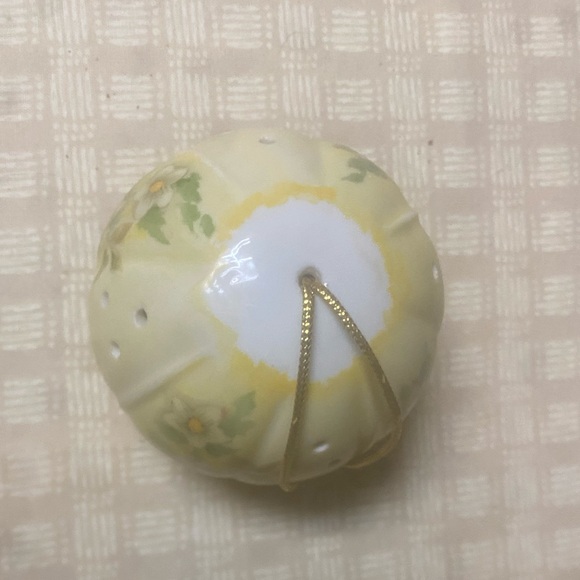 Andre Richard Ball Potpourri Pomander Ornaments - Picture 9 of 16